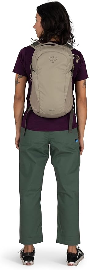 Osprey Daylite Commuter Backpack - Lightweight Everyday Bag with Laptop Sleeve, Bottle Pockets