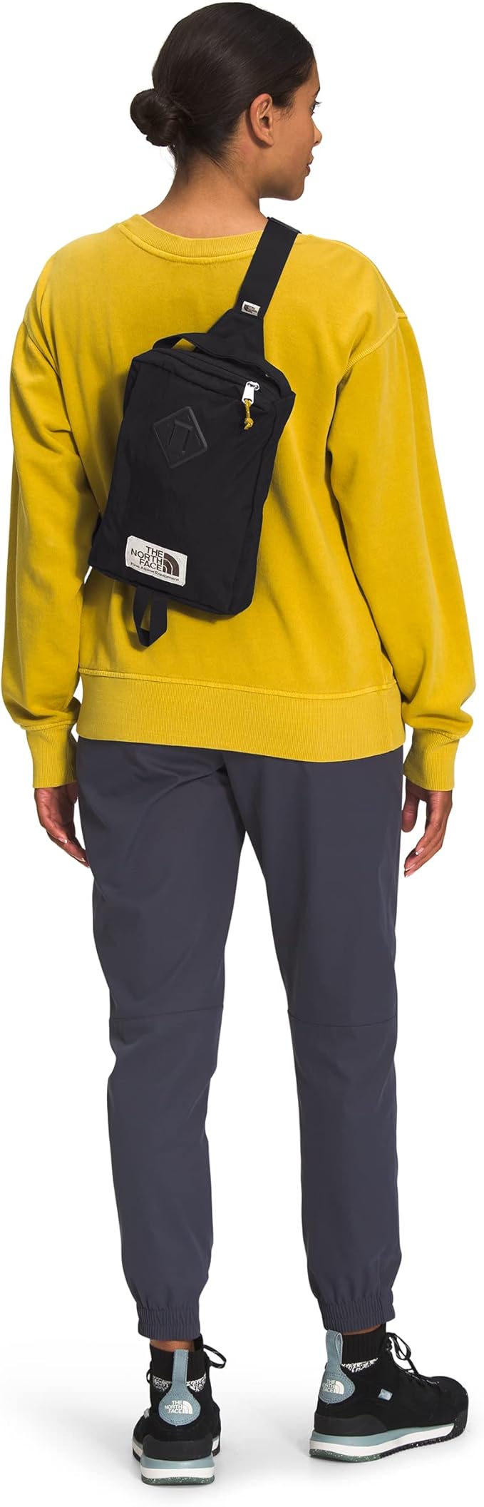 THE NORTH FACE Berkeley Field Bag | Water Repellent Vintage Style Travel Essential, SIing Holds Water Bottles, Phones & Keys