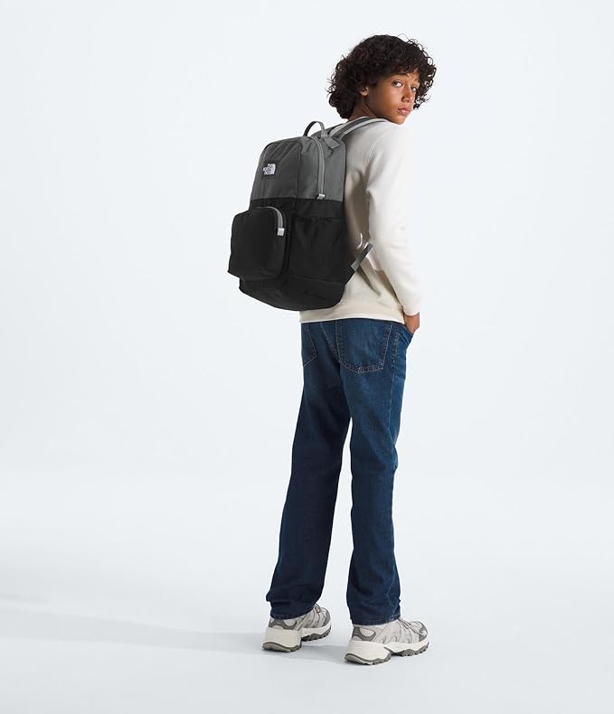 The North Face Teen Chuckwalla Daypack - Travel Backpack, Laptop Sleeve, Reflective Safety Details, Adjustable Strap, Anthracite Grey/TNF Black, One Size