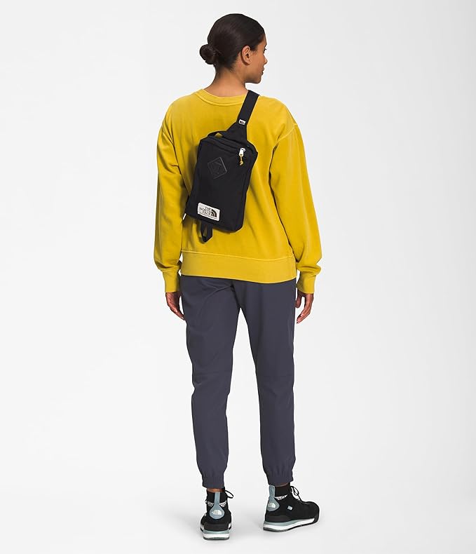 THE NORTH FACE Berkeley Field Bag | Water Repellent Vintage Style Travel Essential, SIing Holds Water Bottles, Phones & Keys