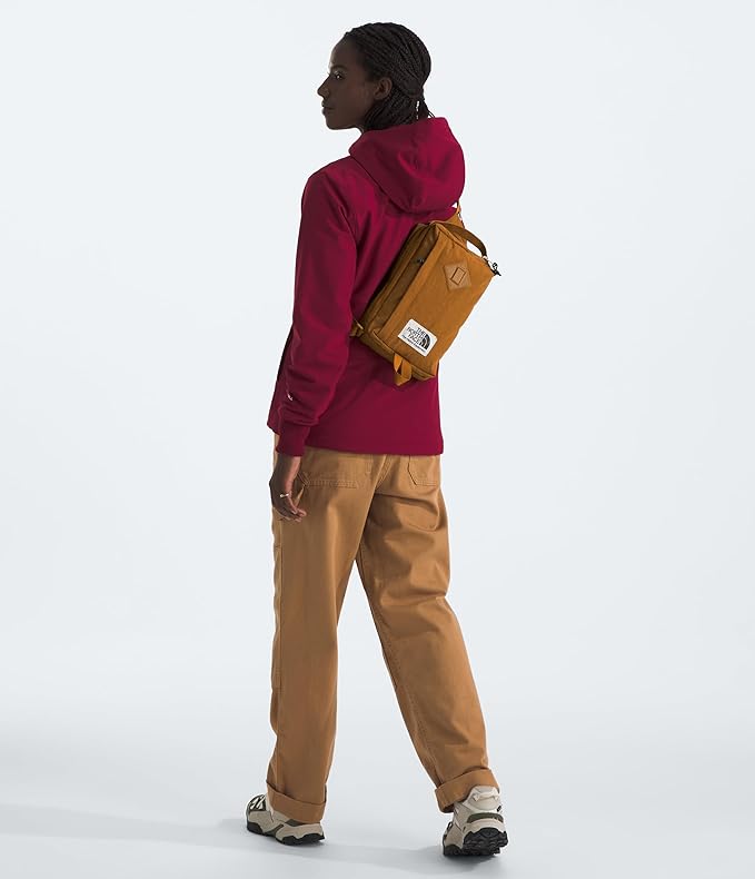 THE NORTH FACE Berkeley Field Bag | Water Repellent Vintage Style Travel Essential, SIing Holds Water Bottles, Phones & Keys