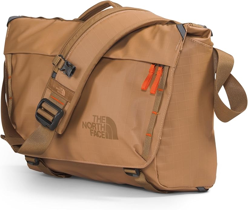 THE NORTH FACE Base Camp Voyager Messenger Bag