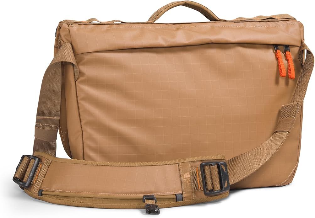 THE NORTH FACE Base Camp Voyager Messenger Bag