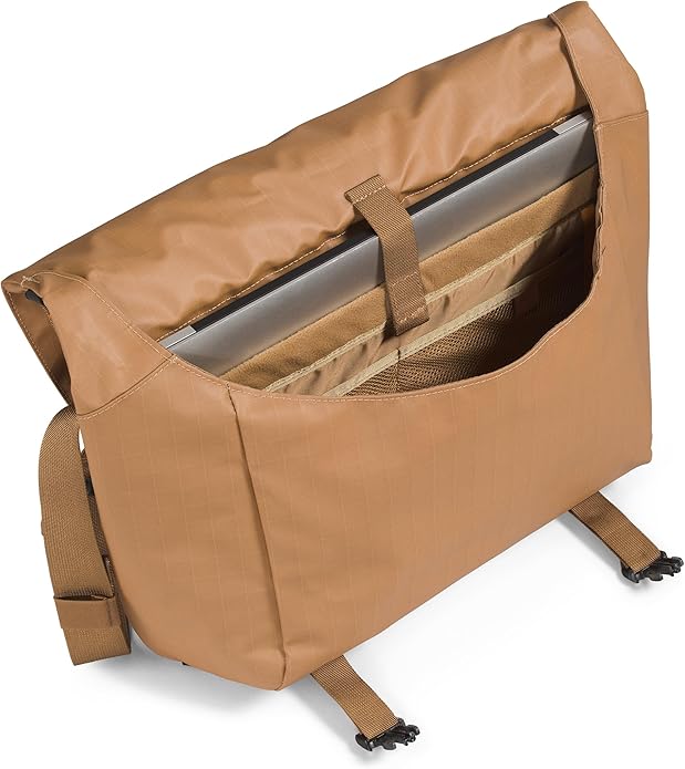 THE NORTH FACE Base Camp Voyager Messenger Bag